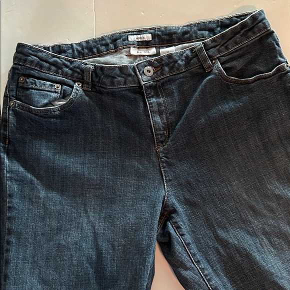 Liz & Co. Dark Blue stretch capris denim Jeans with cuffs size 14 - Picture 7 of 14